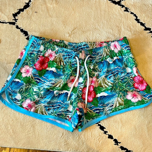 Women’s Beach shorts - Picture 1 of 2